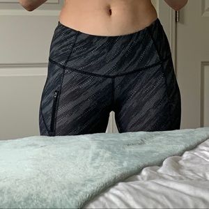 Athletic leggings